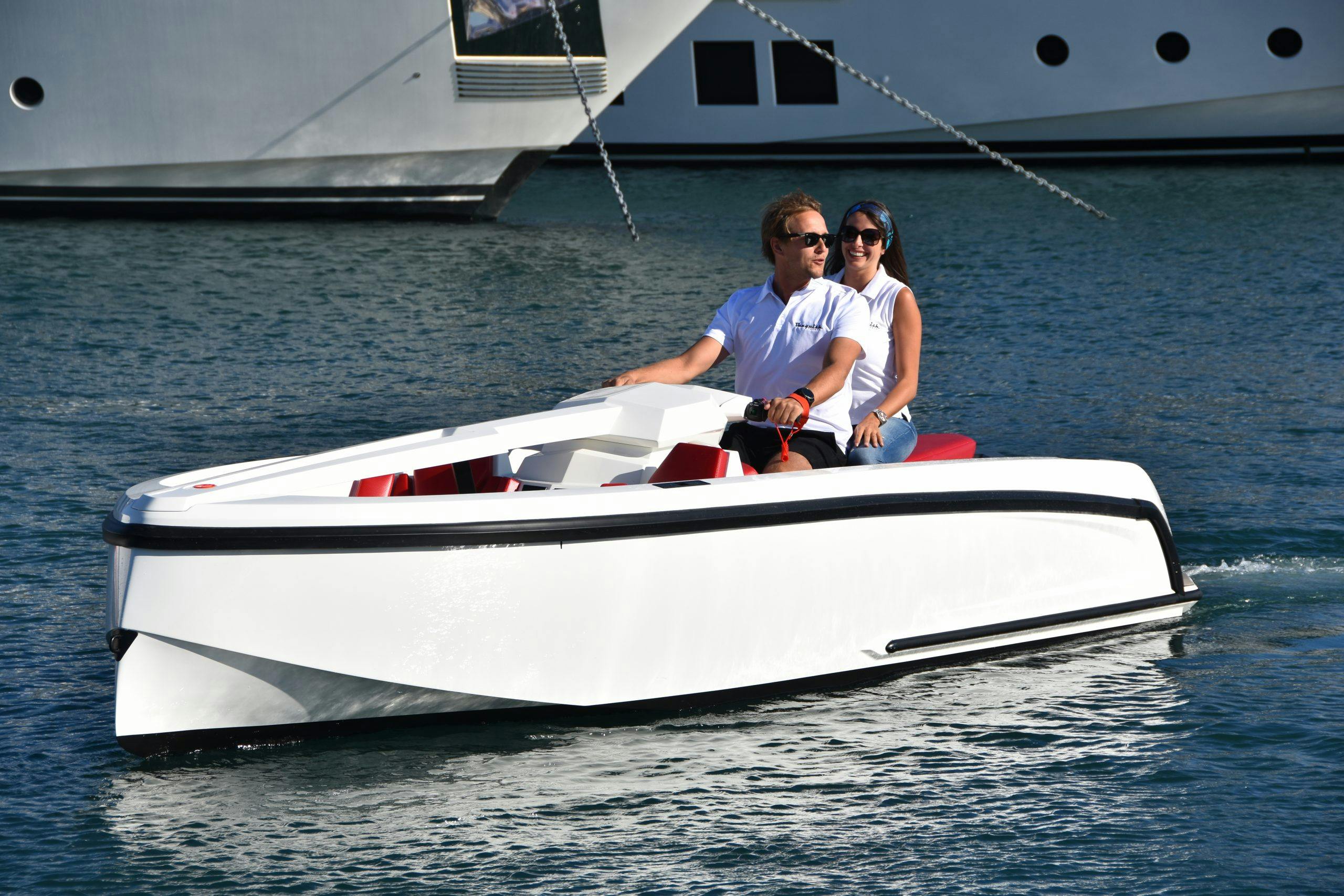 vanquish vq16 white red edition couple sailing