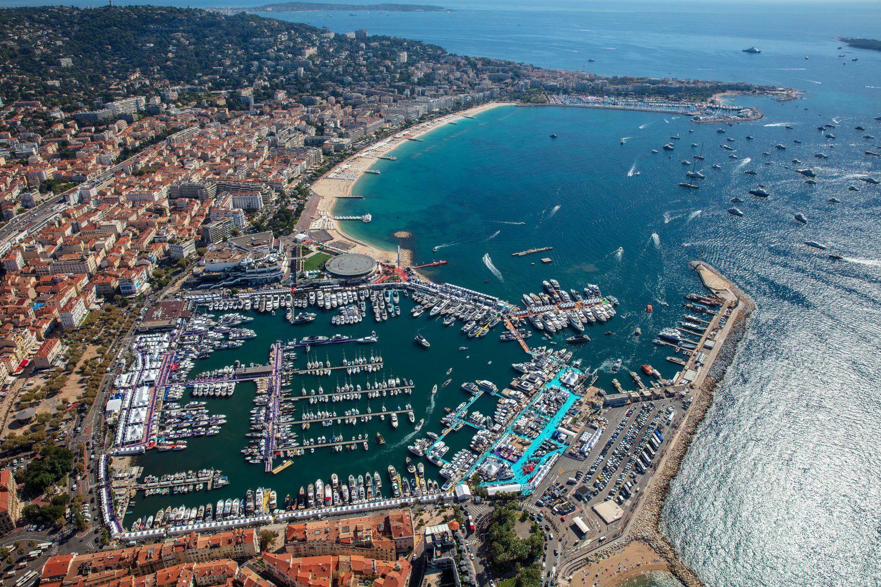vanquish boatshow in Cannes
